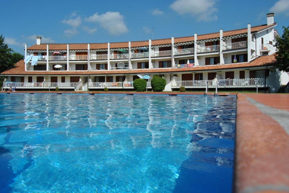 Residence Selenis Bilocale Vista Piscina - Agenzia Cocal Caorle Dış mekan fotoğraf